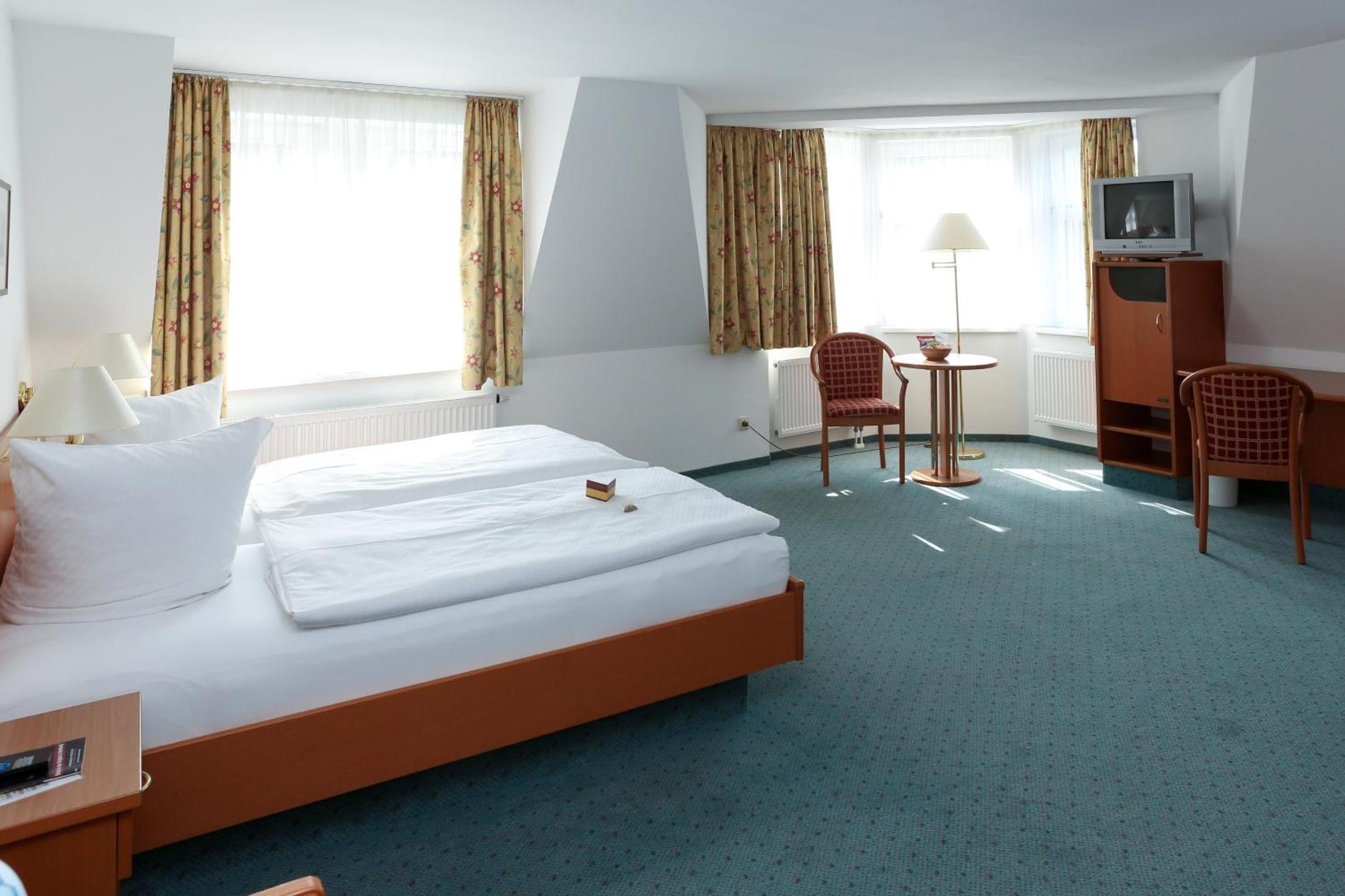 Hotel Kaiserhof Radeberg Rum bild