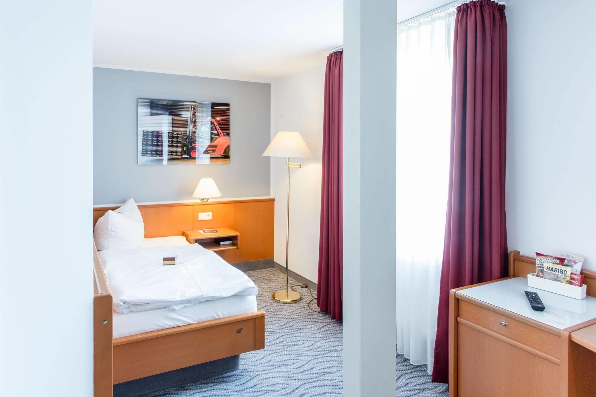 Hotel Kaiserhof Radeberg Exteriör bild